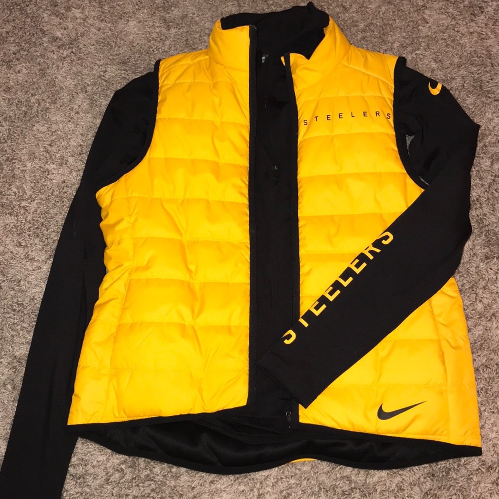 Nike Dri Fit Vest and top STEELERS